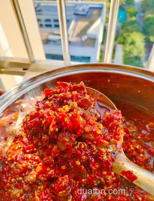 烹饪中,正宗的鱼香味型用的是豆瓣酱,还是泡红辣椒呢?