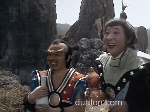 西游记盗佛宝的两个妖怪叫什么?