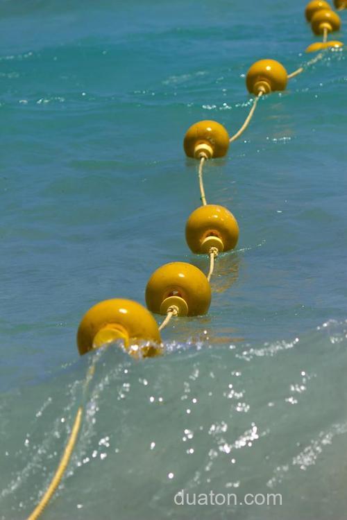 在水流大的地方用什么浮标钓鱼