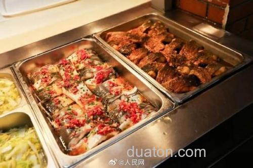 3000斤野生鱼免费吃是哪所学校的食堂?